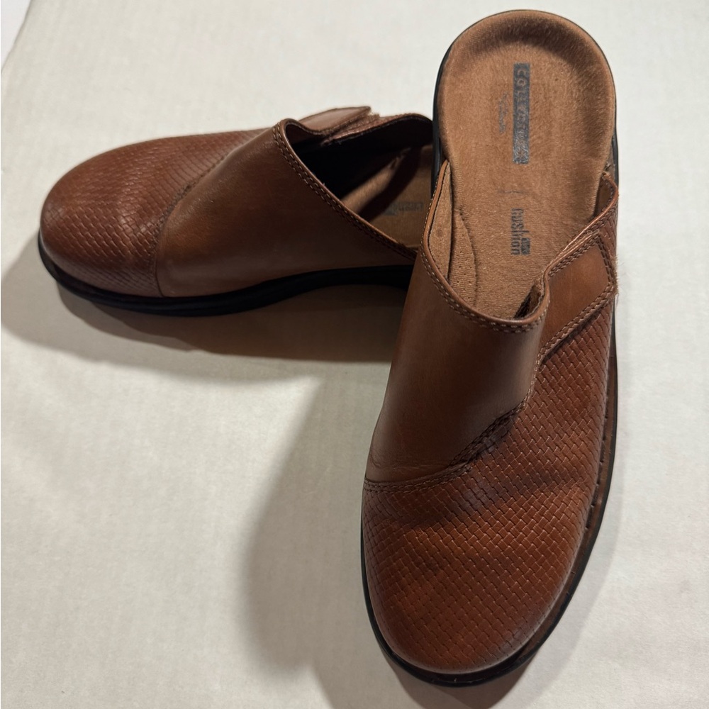 Clark’s Patty Tanya Mules dark Tan Textured Leather Size 9 - Picture 3 of 7
